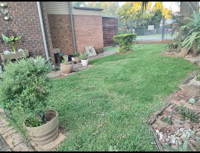 5 BEDROOM HOUSE FOR SALE IN PRETORIA GARDENS
